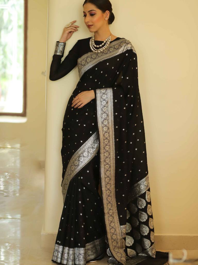 Fugacious Black Cotton Silk Saree With Sizzling Blouse Piece