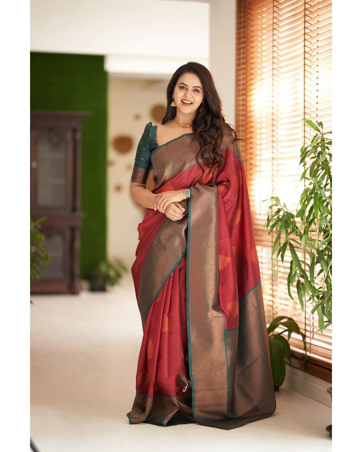 Artistic Maroon Soft Silk Saree With Splendorous Blouse Piece