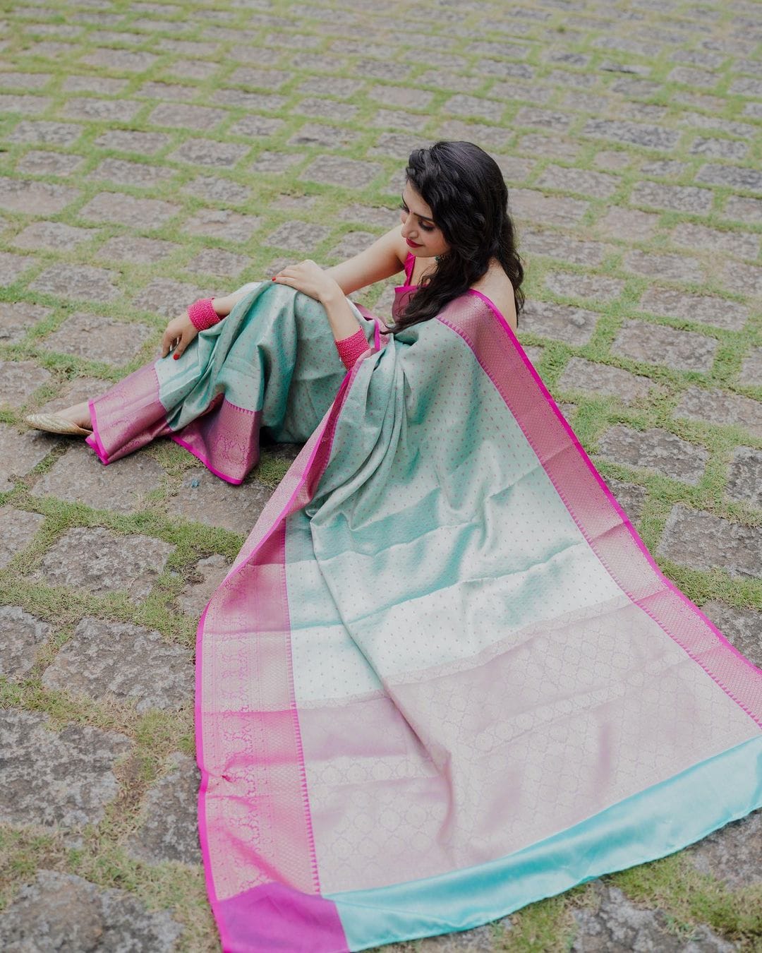 Classic Sea Green Soft Silk Saree With Murmurous Blouse Piece
