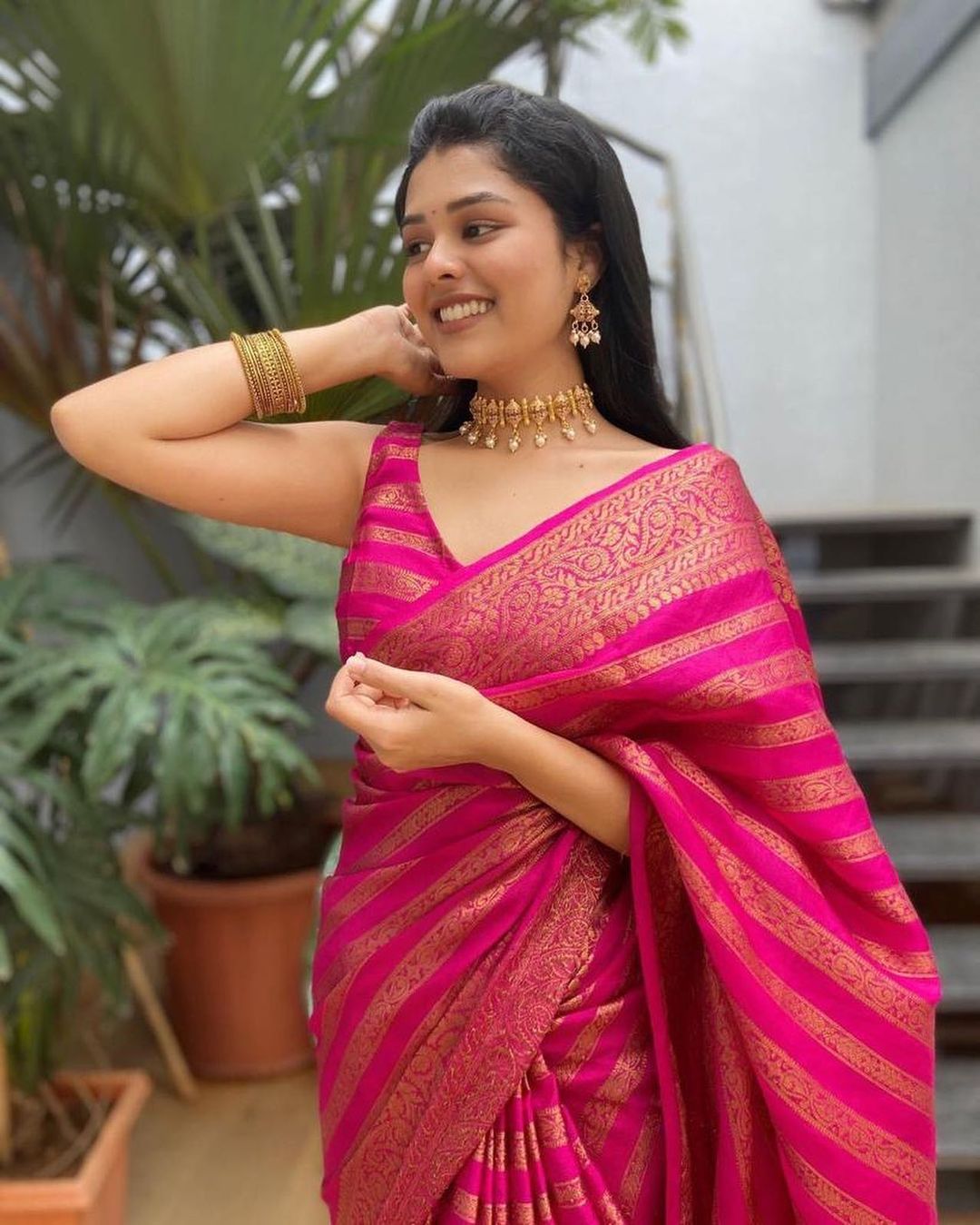 Glowing Pink Soft Silk Saree With Groovy Blouse Piece