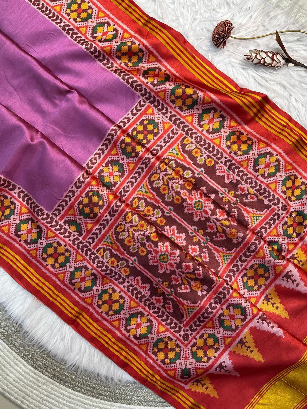 Majestic Purple Ikkat Printed Patola Silk Saree With Beautiful Blouse Piece