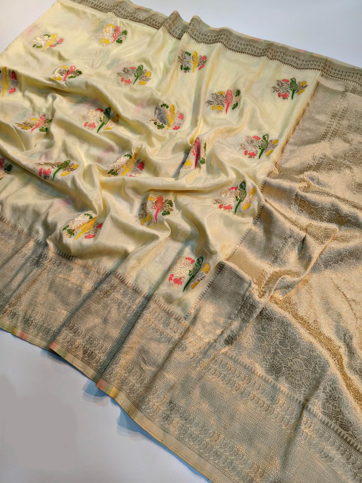 Vibrant Beige Banarasi Dola Silk Saree With Designer Blouse Piece