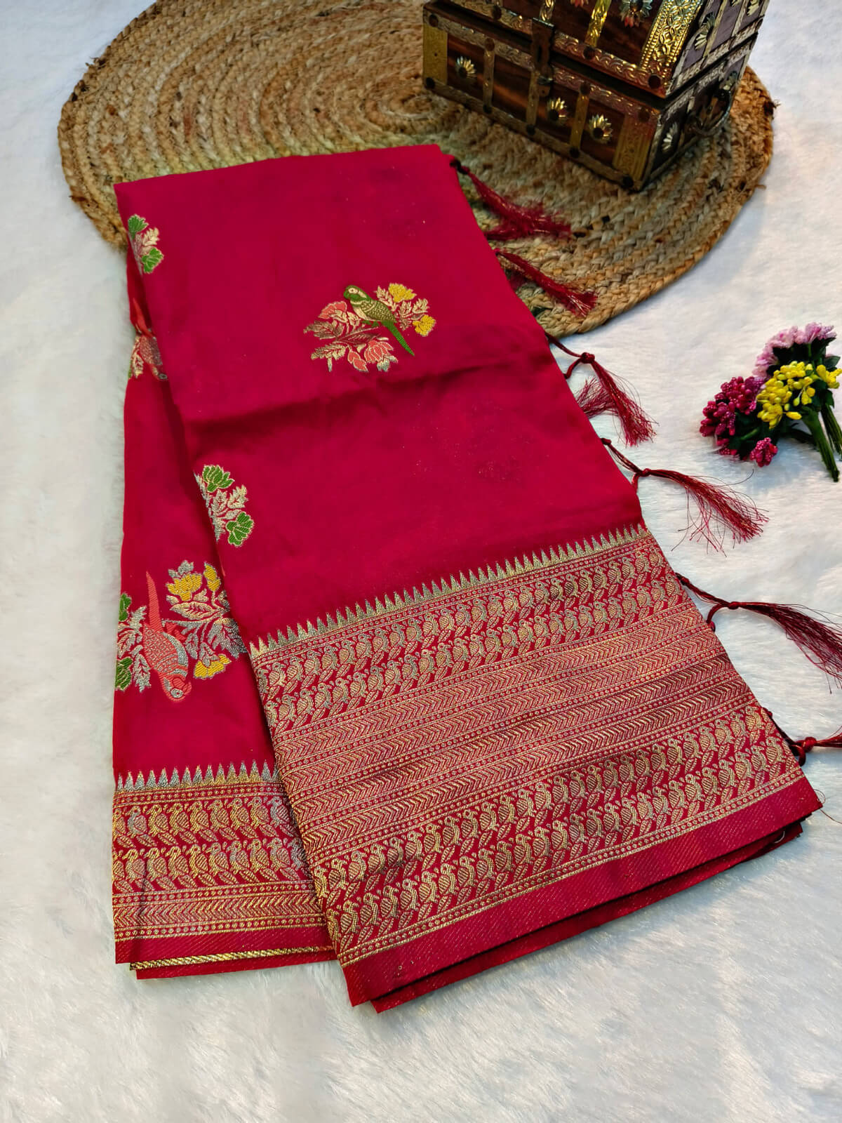 Incredible Dark Pink Banarasi Dola Silk Saree With Aplomb Blouse Piece