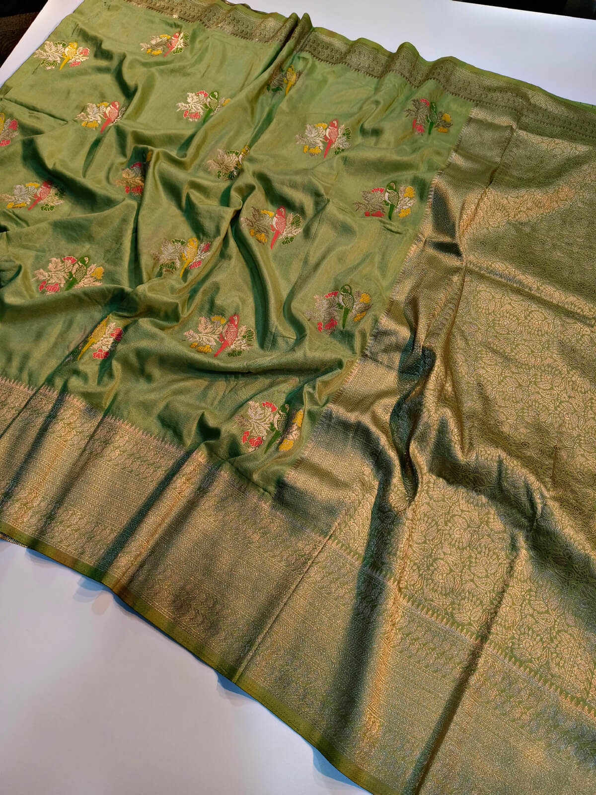Sempiternal Pista Banarasi Dola Silk Saree With Girlish Blouse Piece