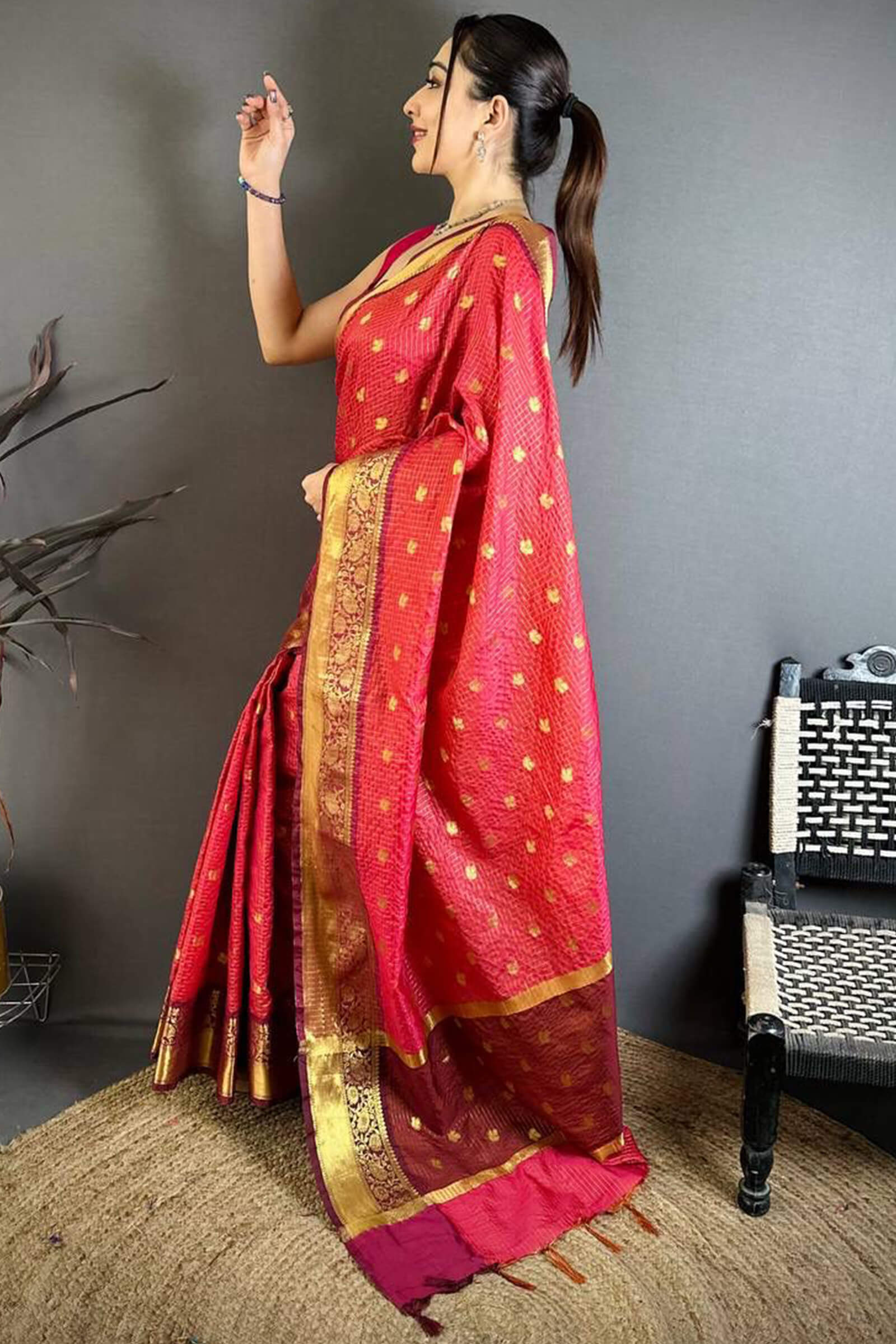 Inimitable Dark Pink Banarasi Tissue Silk Saree With Sonorous Blouse Piece
