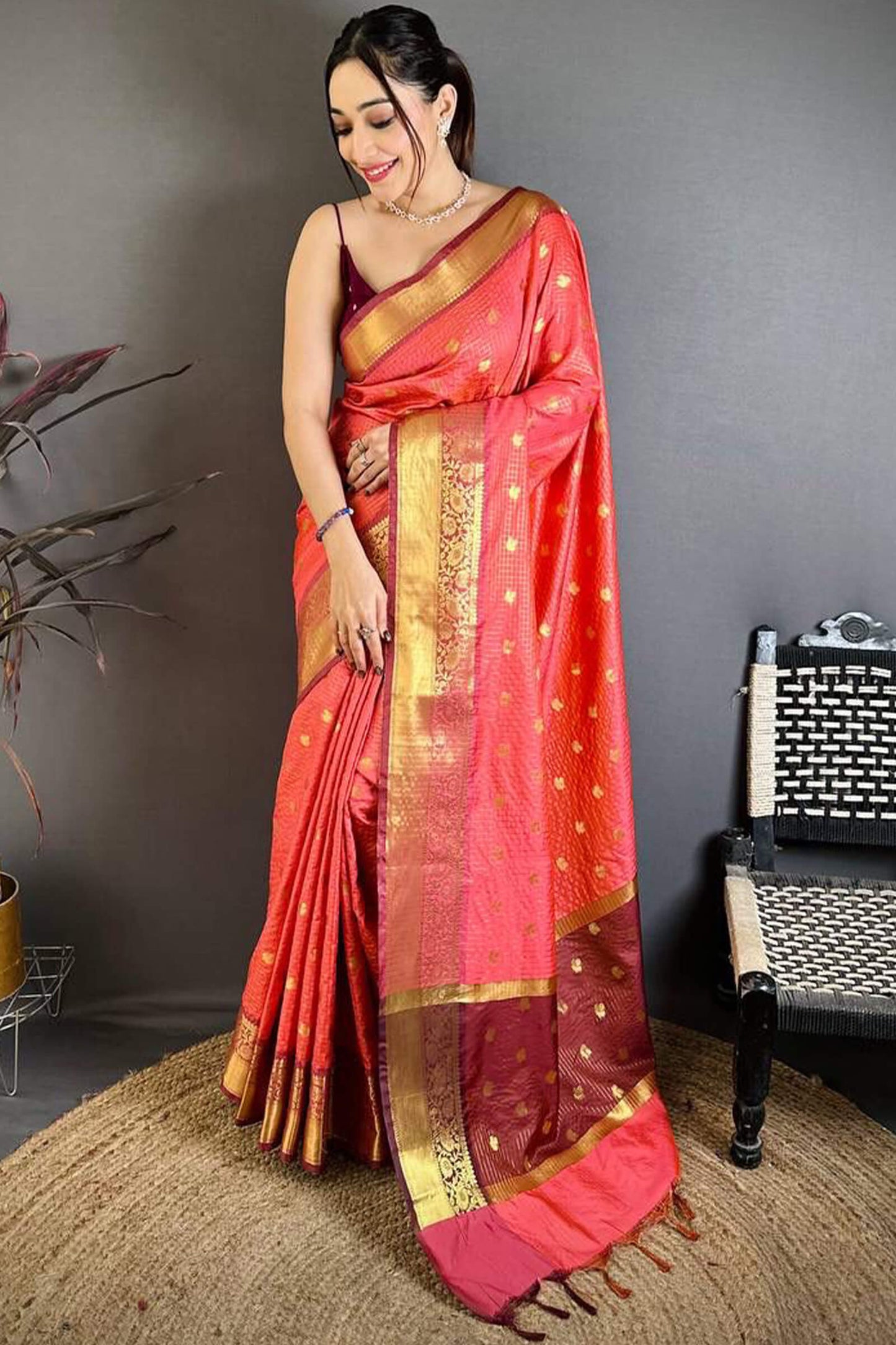 Stunner Pink Banarasi Tissue Silk Saree With Smashing Blouse Piece