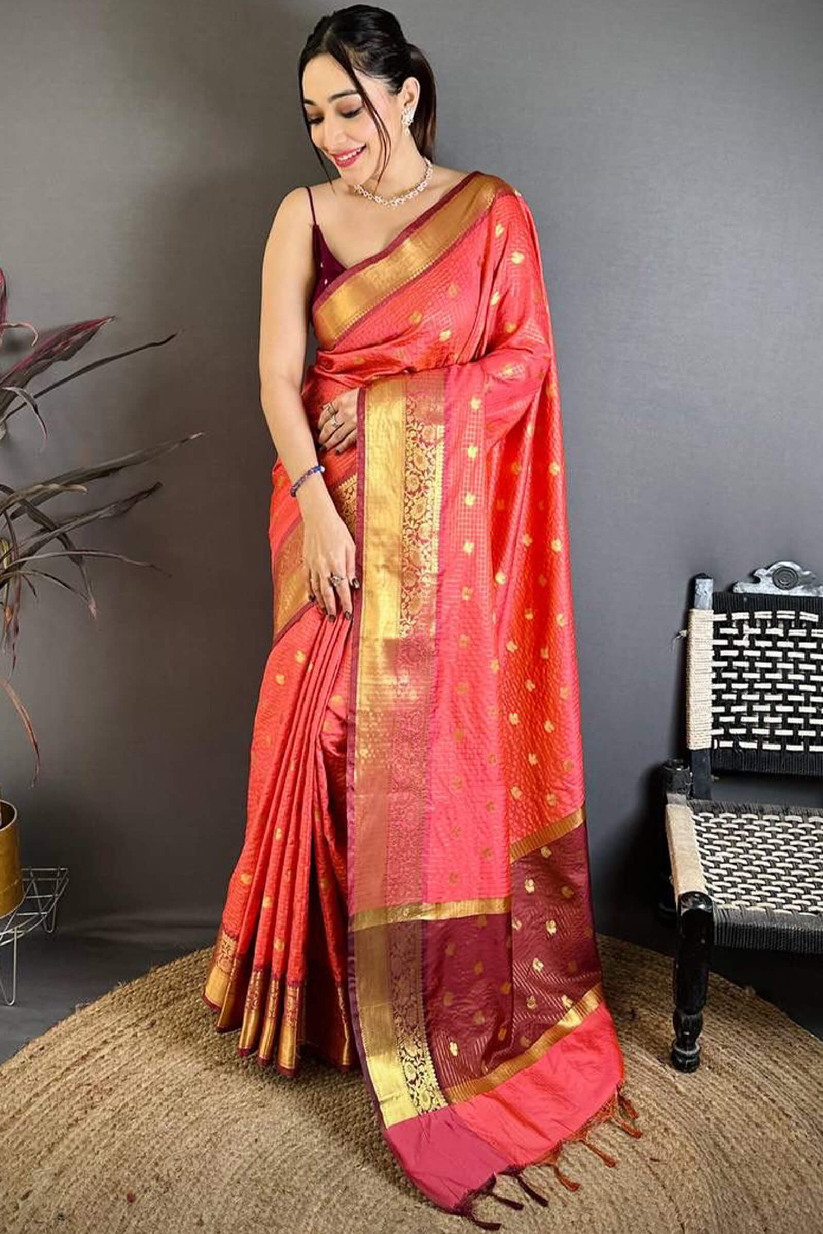 Stunner Pink Banarasi Tissue Silk Saree With Smashing Blouse Piece