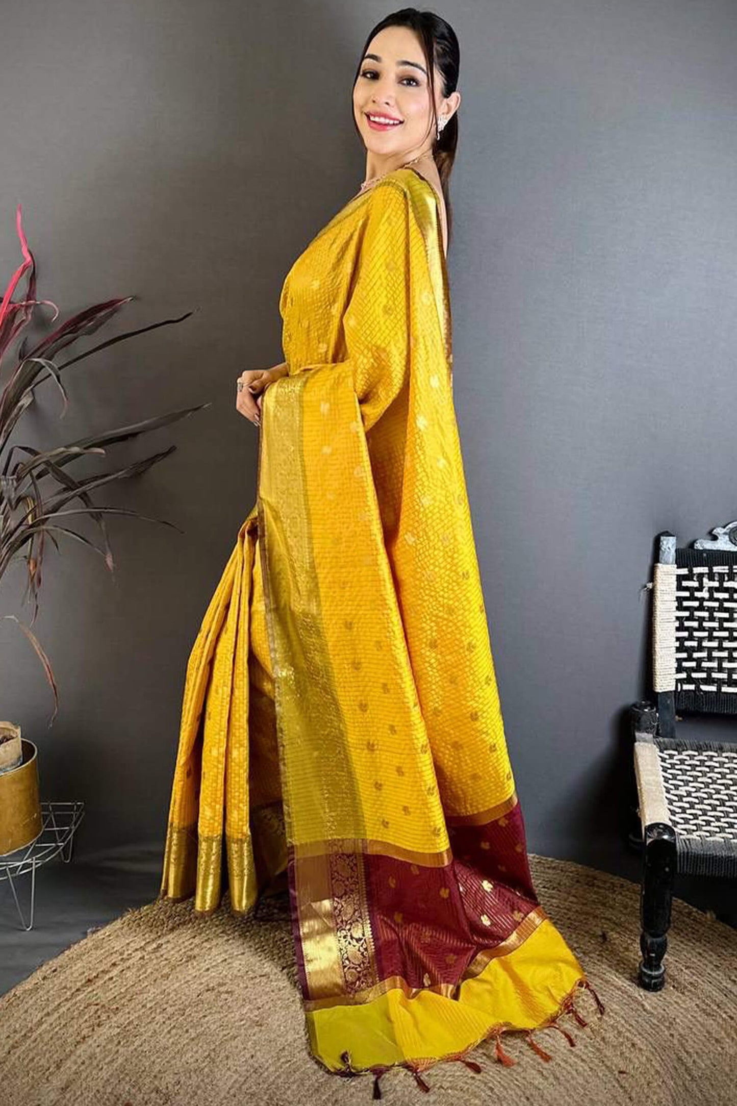 Pleasant Yellow Banarasi Tissue Silk Saree With Tantalizing Blouse Piece