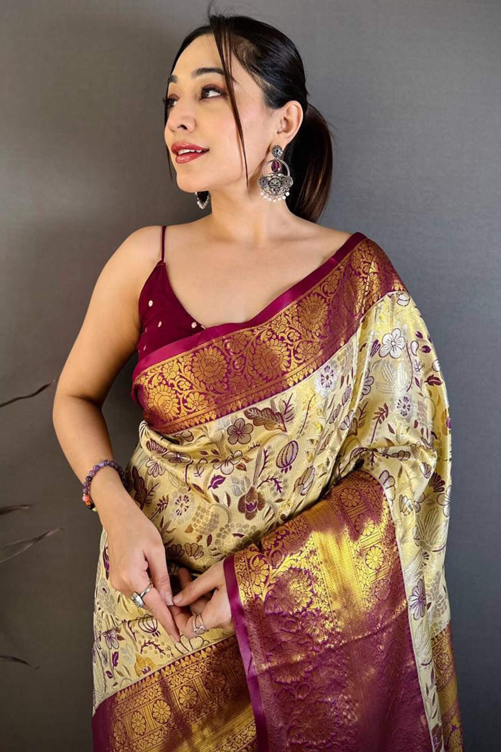 Dulcet Beige Kanjivaram Silk Saree With Gorgeous Blouse Piece