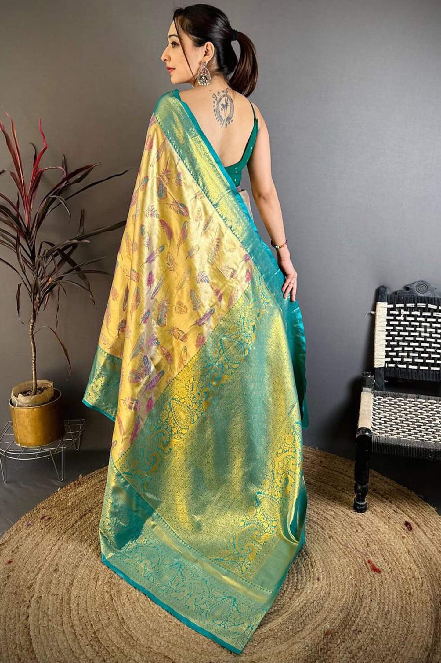 Gossamer Golden Kanjivaram Silk Saree With Lustrous Blouse Piece