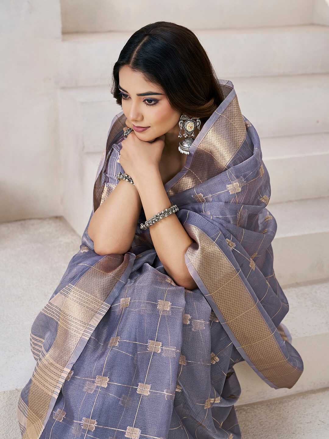 Extraordinary Grey Zari Weaving Linen Silk Saree With Dissemble Blouse Piece