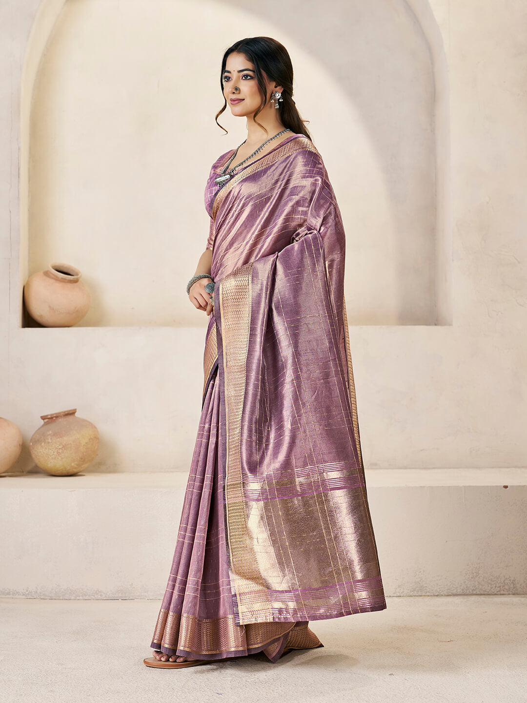 Magnetic Lavender Zari Weaving Linen Silk Saree With Capricious Blouse Piece