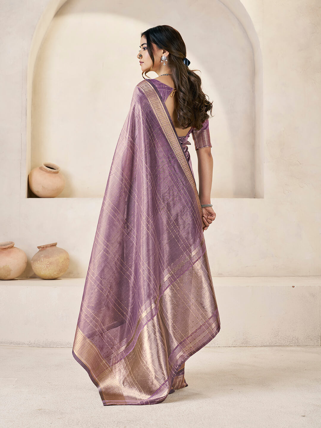 Magnetic Lavender Zari Weaving Linen Silk Saree With Capricious Blouse Piece