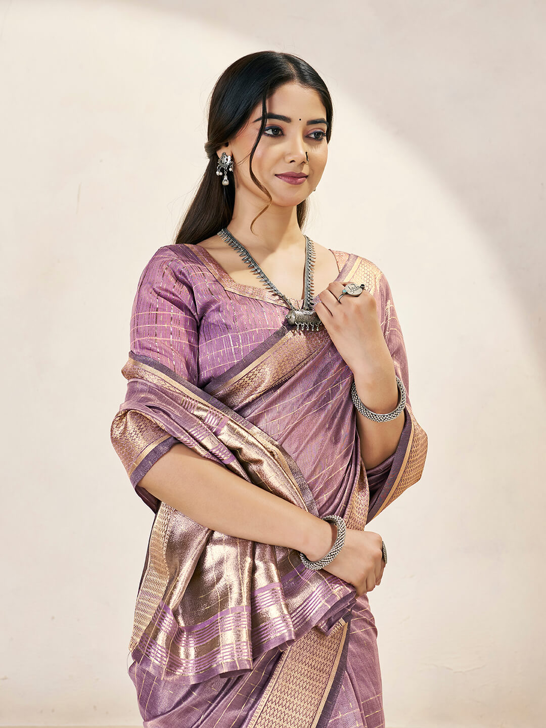 Magnetic Lavender Zari Weaving Linen Silk Saree With Capricious Blouse Piece