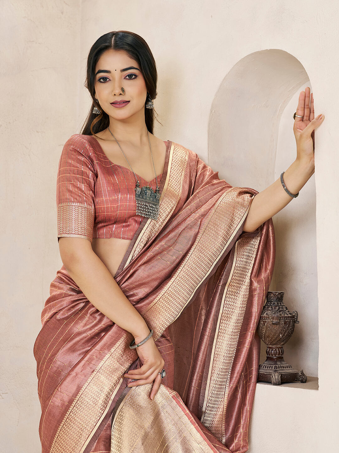 Charming Peach Zari Weaving Linen Silk Saree With Opulent Blouse Piece