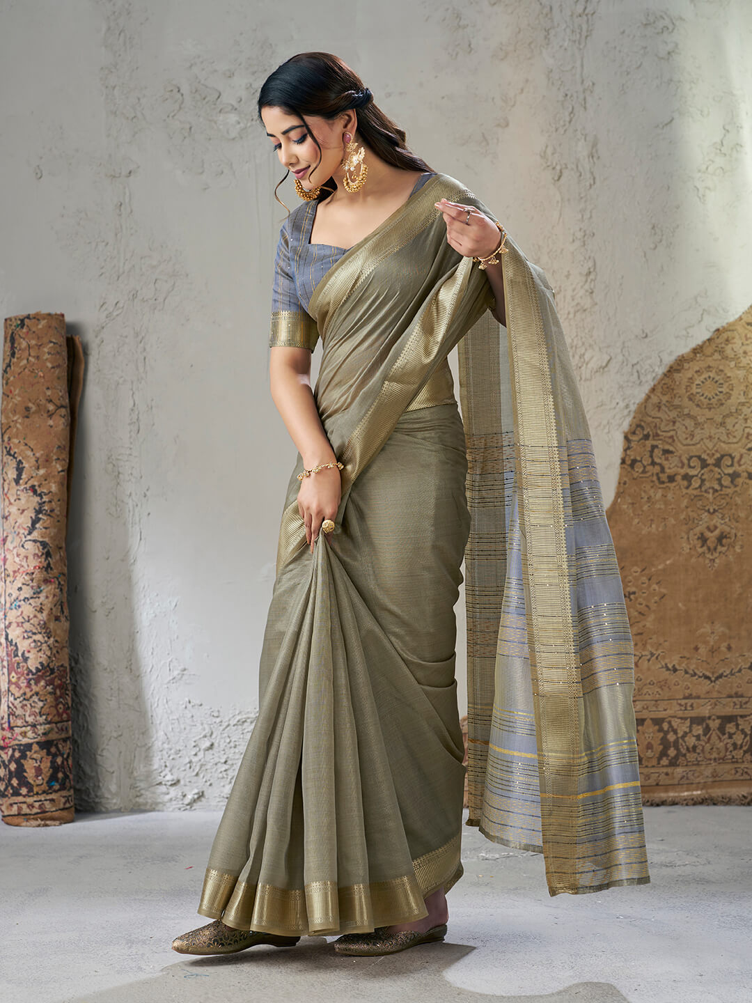Resplendent Grey Zari Weaving Linen Silk Saree With Splendiferous Blouse Piece