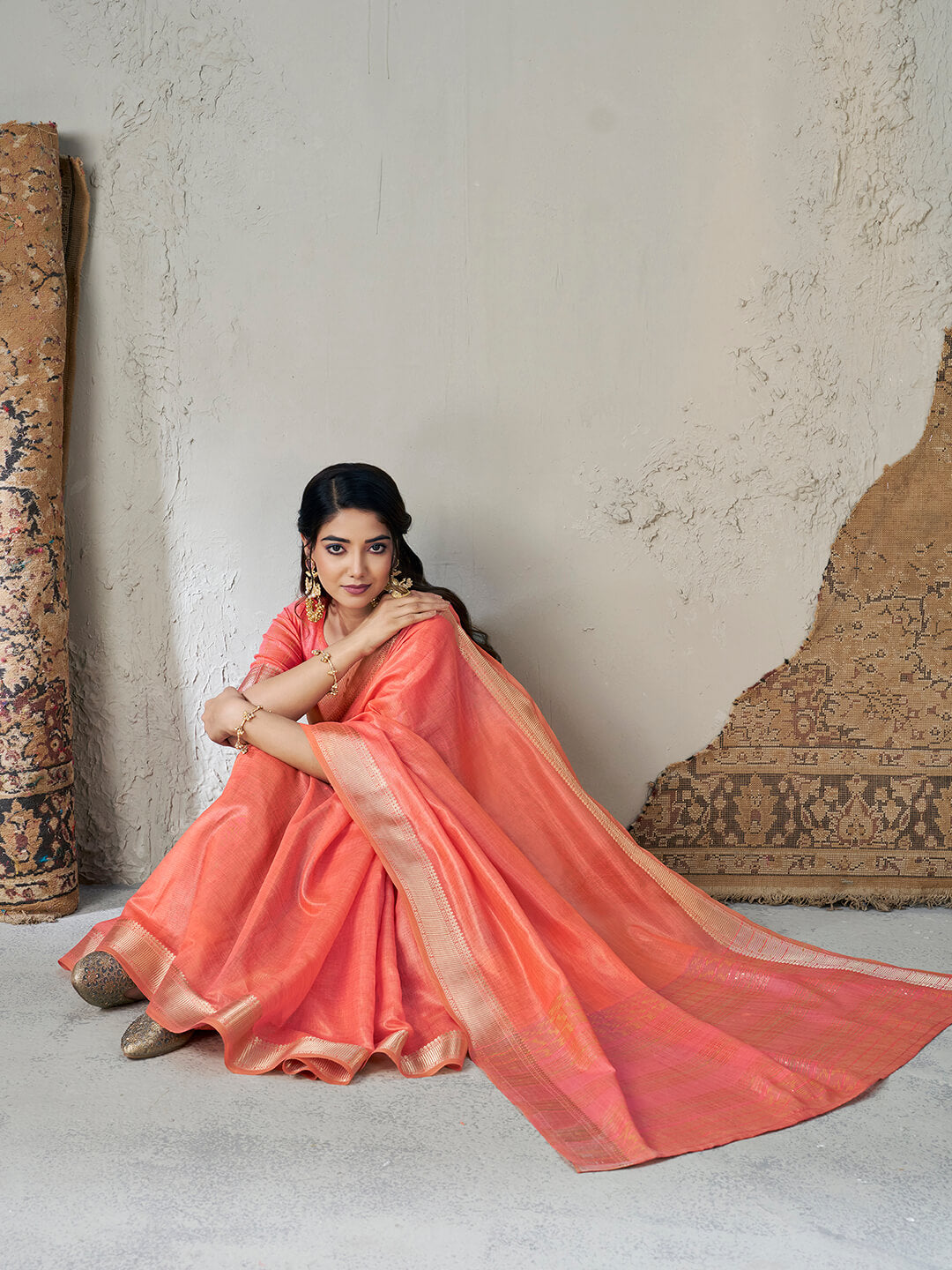 Susurrous Peach Zari Weaving Linen Silk Saree With Enticing Blouse Piece