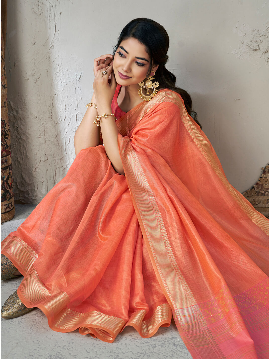 Susurrous Peach Zari Weaving Linen Silk Saree With Enticing Blouse Piece