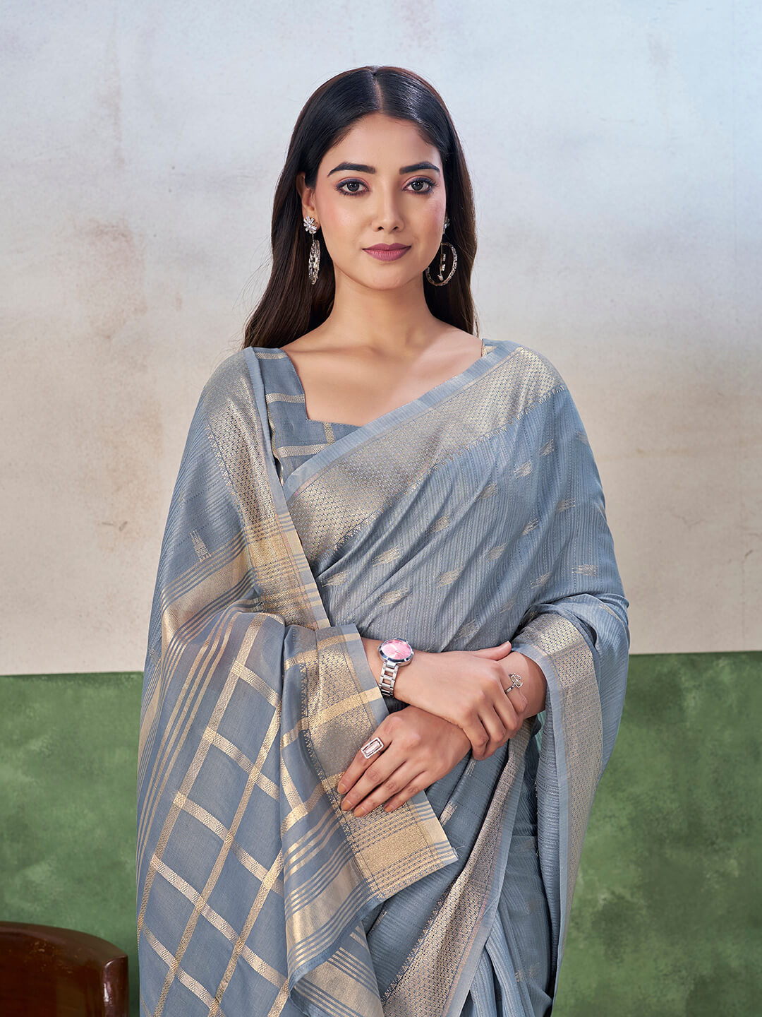 Flameboyant Grey Zari Weaving Linen Silk Saree With Blissful Blouse Piece
