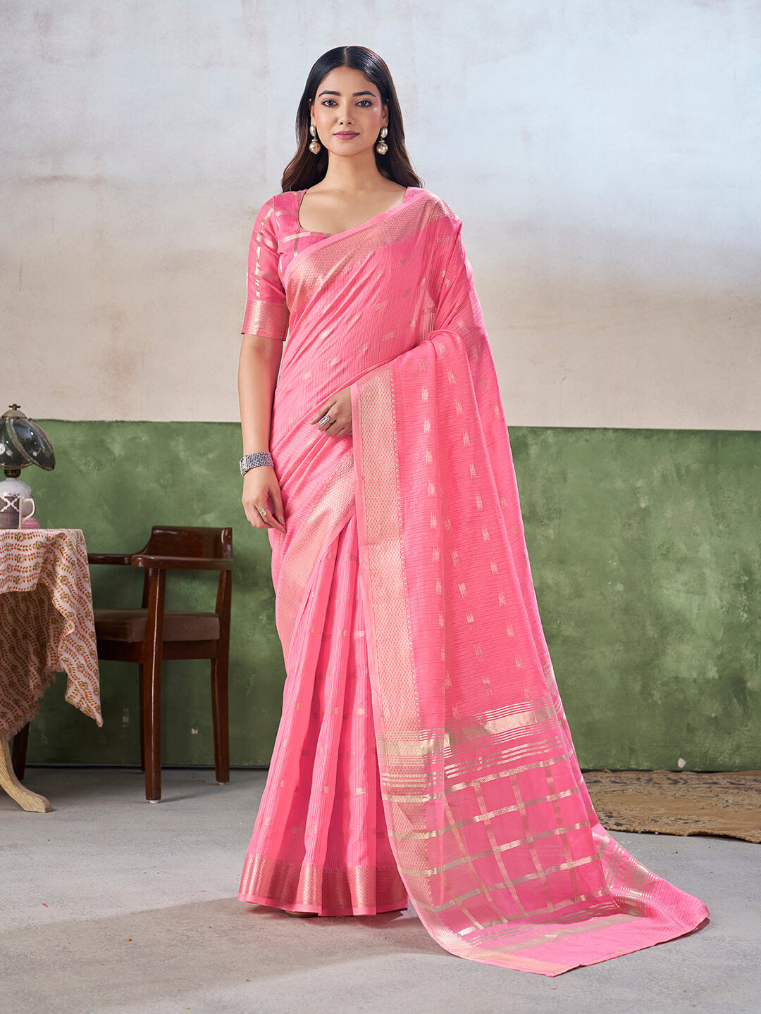Proficient Pink Zari Weaving Linen Silk Saree With Exuberant Blouse Piece