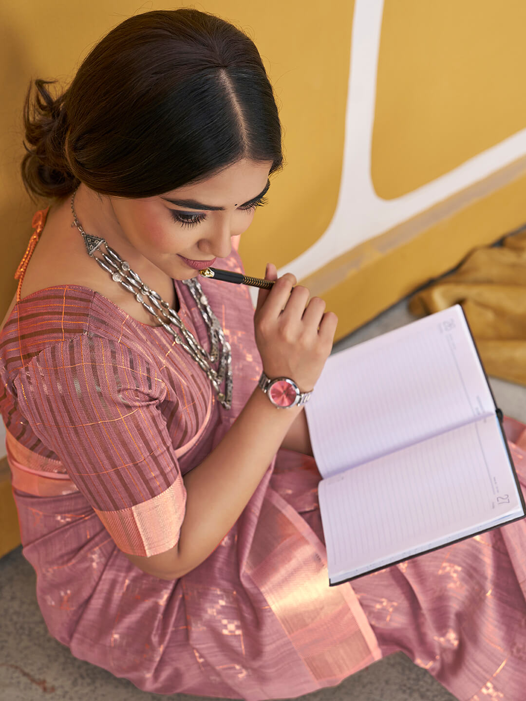 Forbearance Pink Zari Weaving Linen Silk Saree With Felicitous Blouse Piece