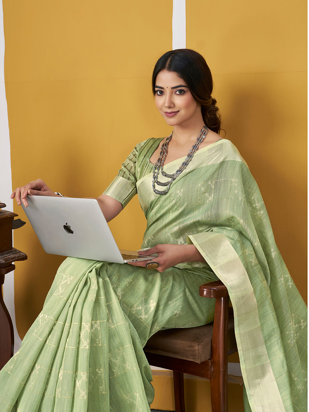 Winsome Pista Zari Weaving Linen Silk Saree With Enamoring Blouse Piece