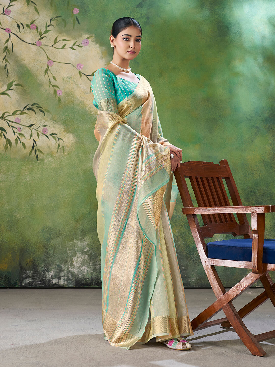 Staring Multicolor Zari Weaving Linen Silk Saree With Precious Blouse Piece