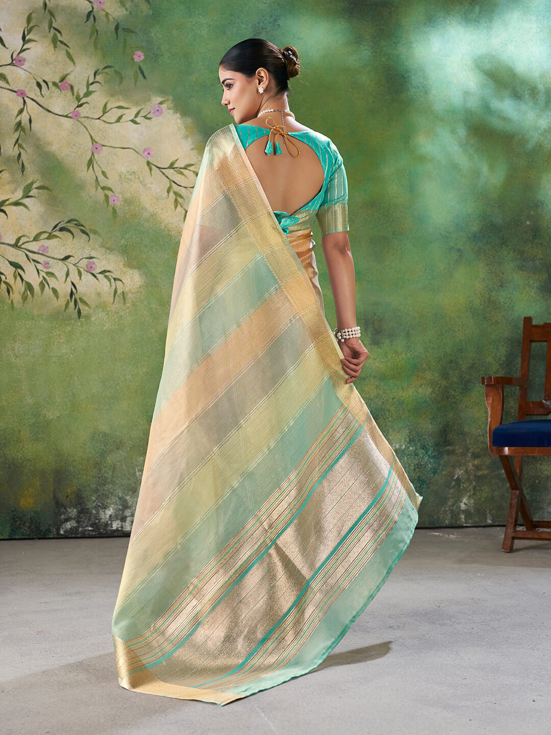 Staring Multicolor Zari Weaving Linen Silk Saree With Precious Blouse Piece
