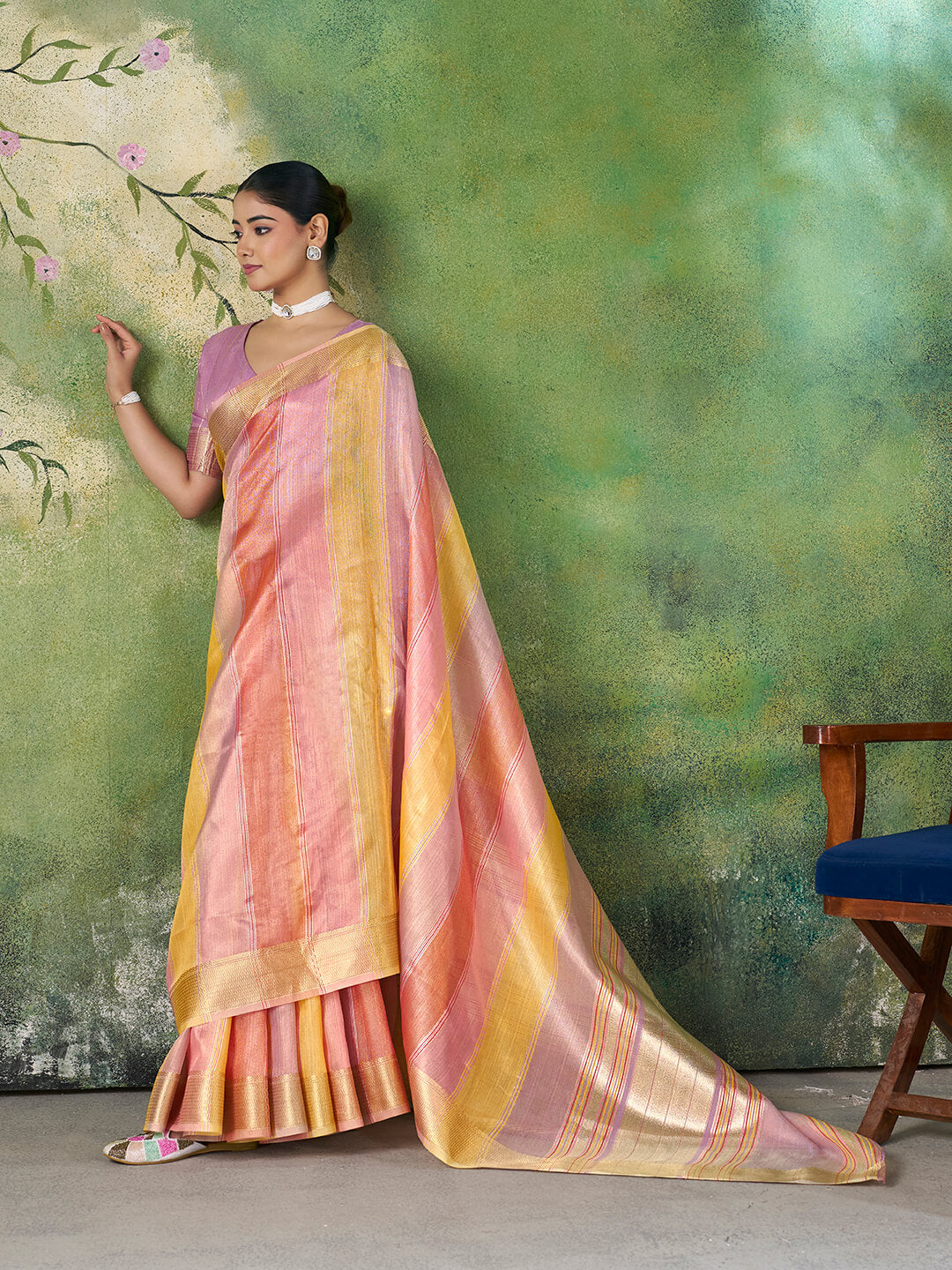 Ravishing Multicolor Zari Weaving Linen Silk Saree With Delightful Blouse Piece