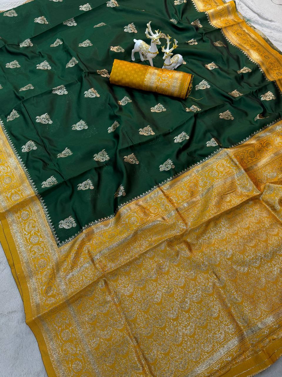 Energetic Dark Green Soft Silk Saree With Hypnotic Blouse Piece