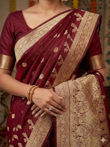 Resonant Maroon Soft Silk Saree With Excellent Blouse Piece