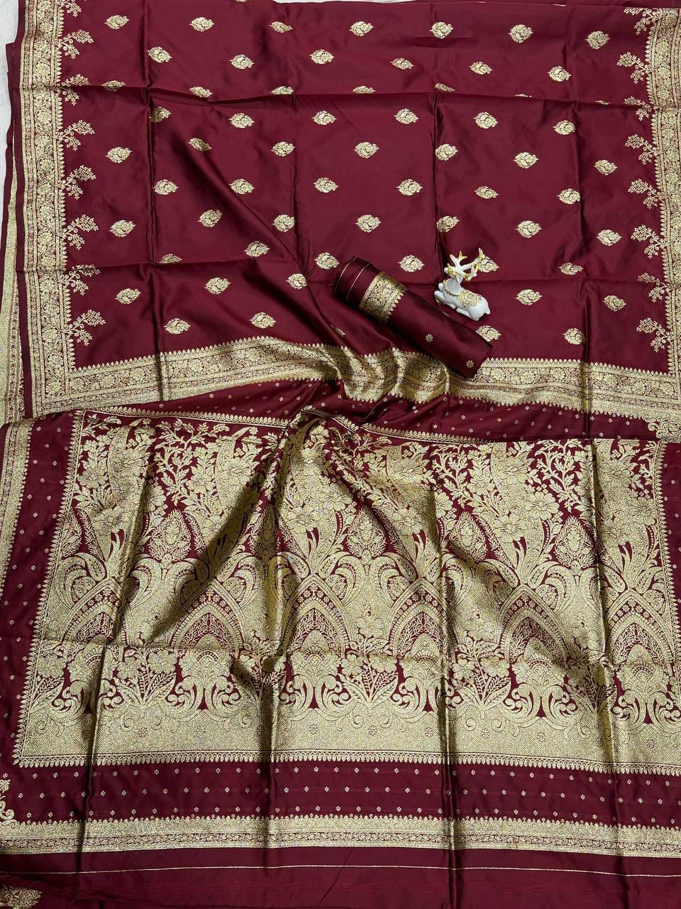 Resonant Maroon Soft Silk Saree With Excellent Blouse Piece