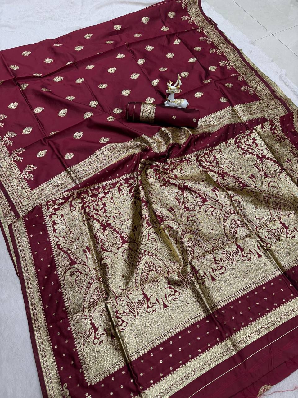 Resonant Maroon Soft Silk Saree With Excellent Blouse Piece