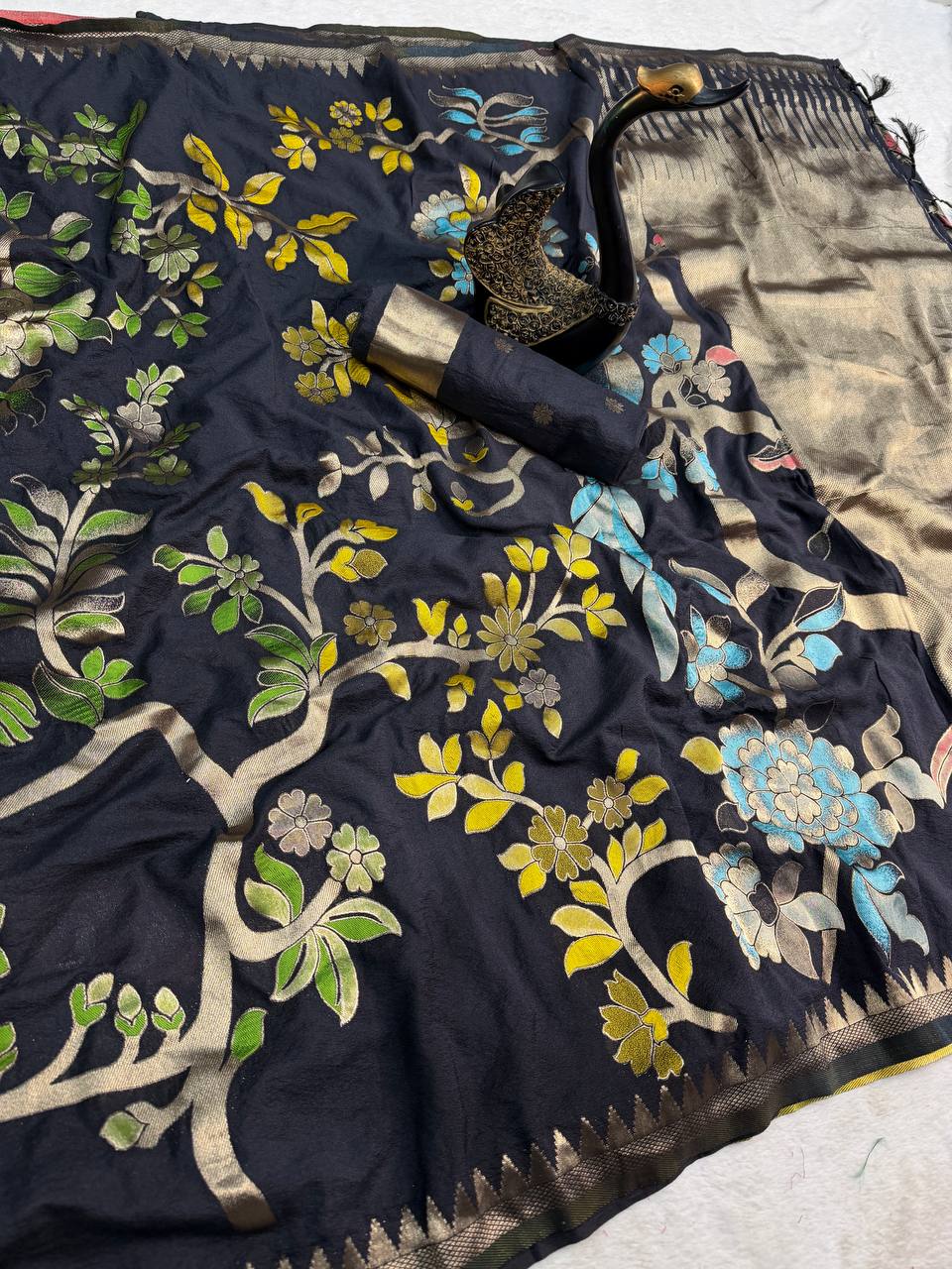 Gleaming Black Khadi Georgette Banarasi Silk Saree With Moiety Blouse Piece