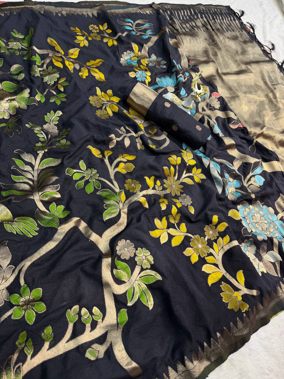 Gleaming Black Khadi Georgette Banarasi Silk Saree With Moiety Blouse Piece