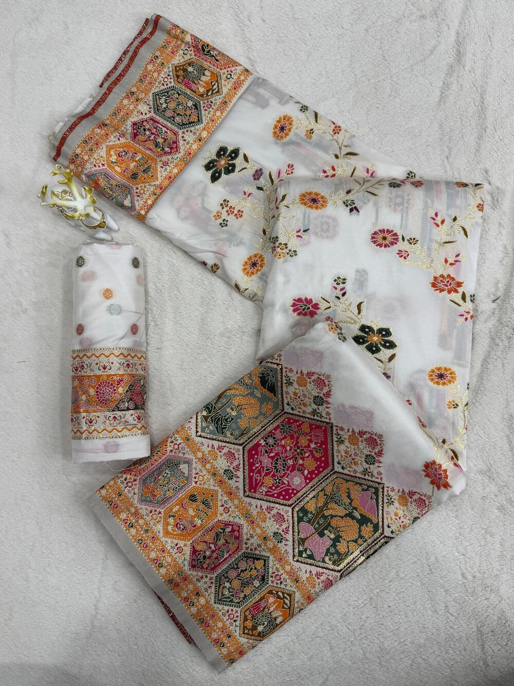 Diaphanous Off White Pashmina Silk Saree With Desuetude Blouse Piece