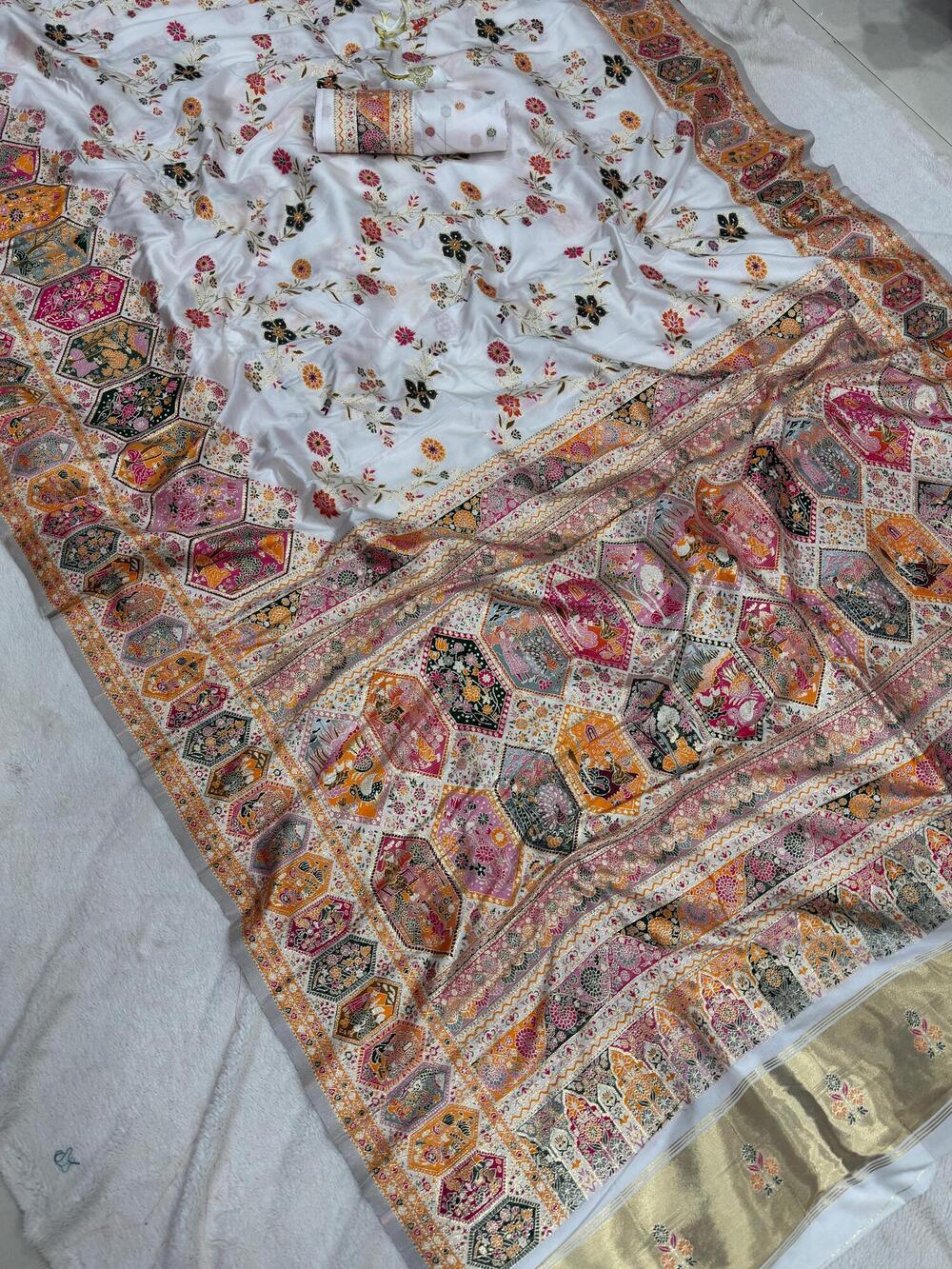 Diaphanous Off White Pashmina Silk Saree With Desuetude Blouse Piece