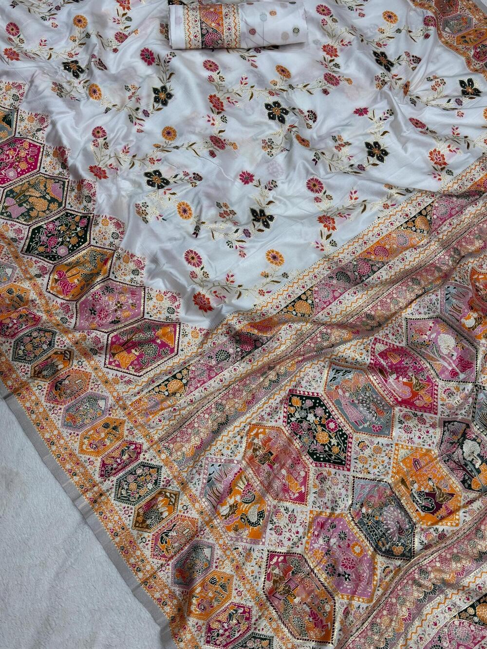 Diaphanous Off White Pashmina Silk Saree With Desuetude Blouse Piece