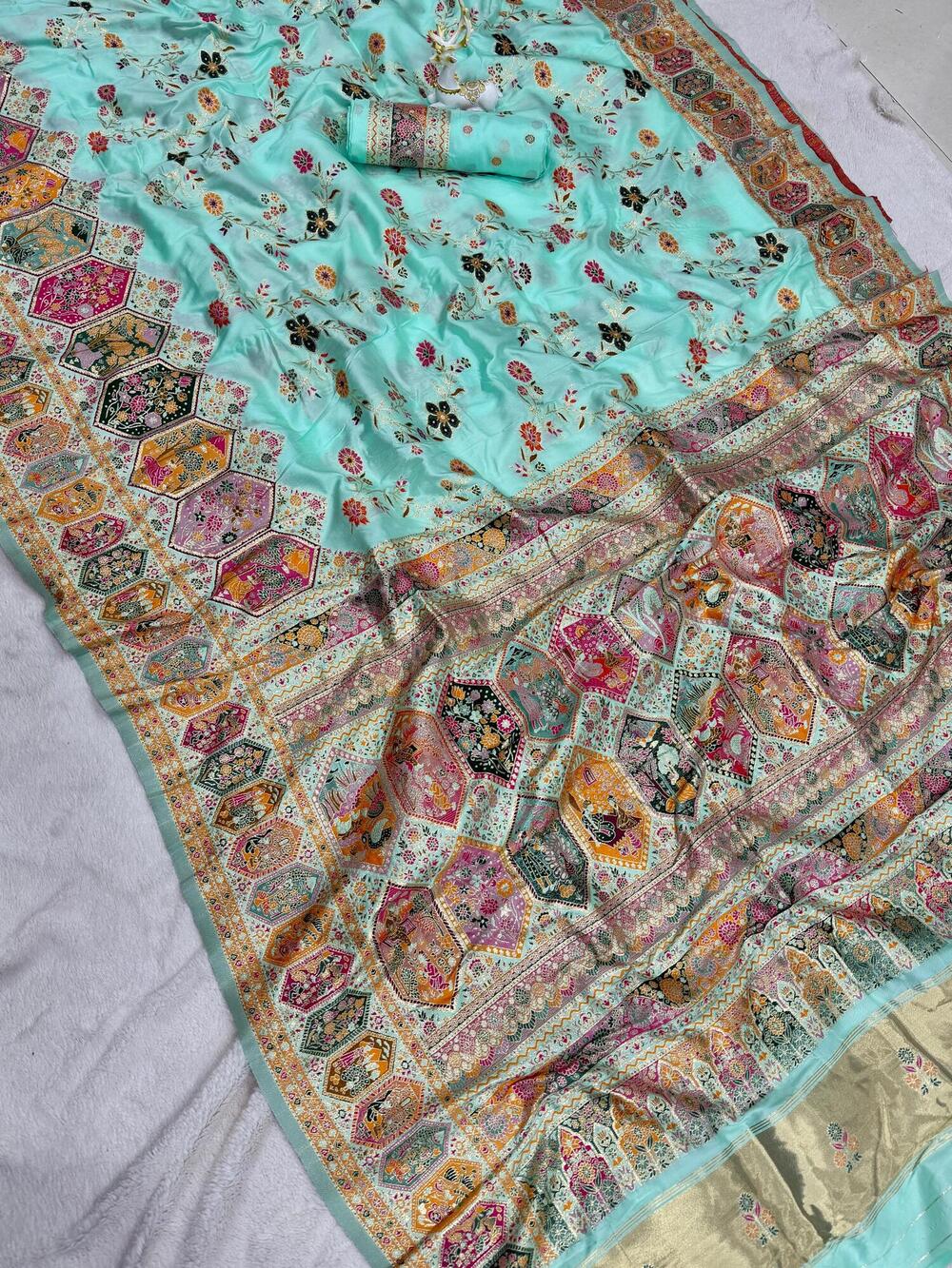 Fairytale Sky Pashmina Silk Saree With Quixotic Blouse Piece