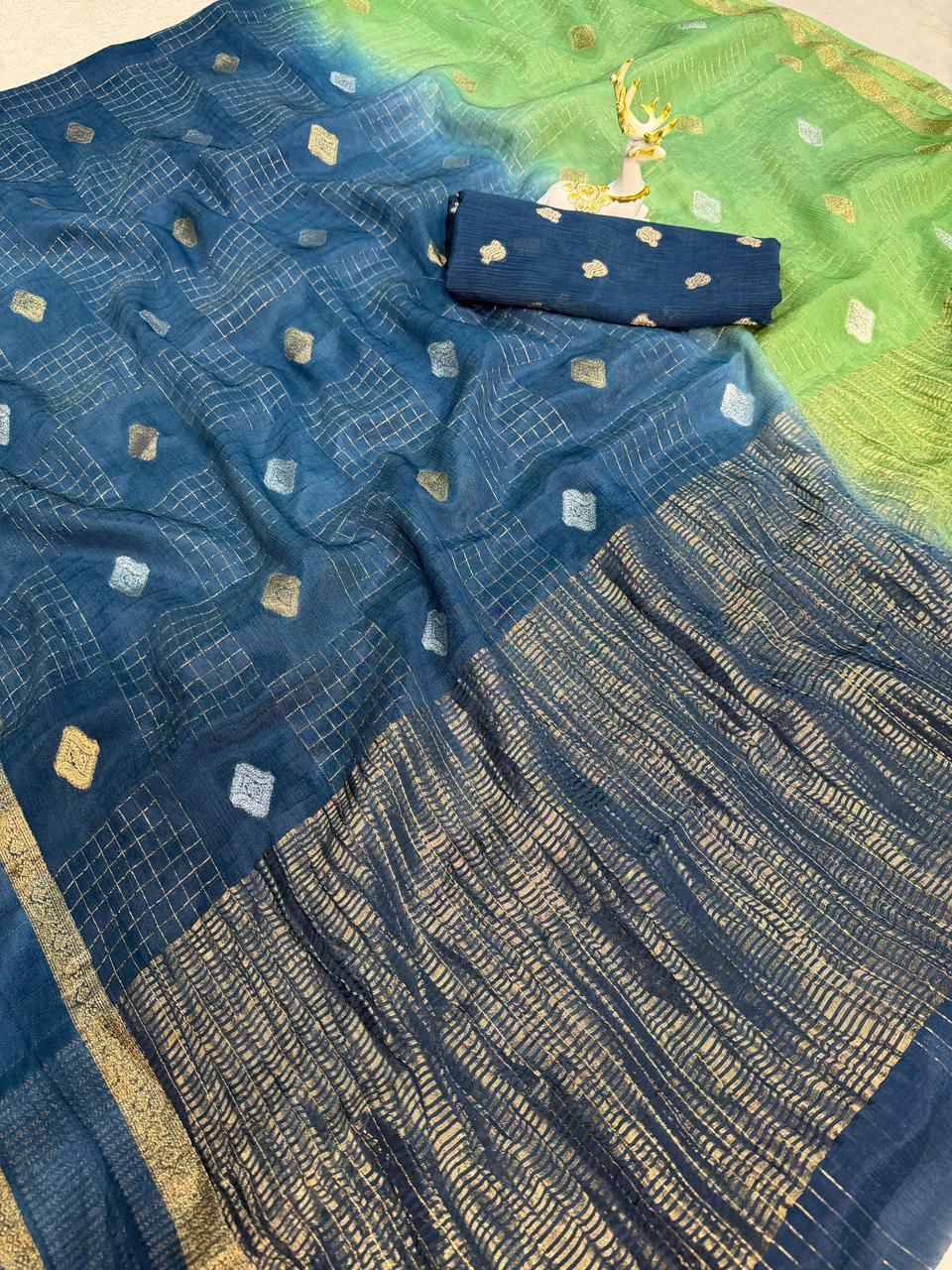 Proficient Green and Blue Pure Zari Weaving Banarasi Silk Saree With Amiable Blouse Piece