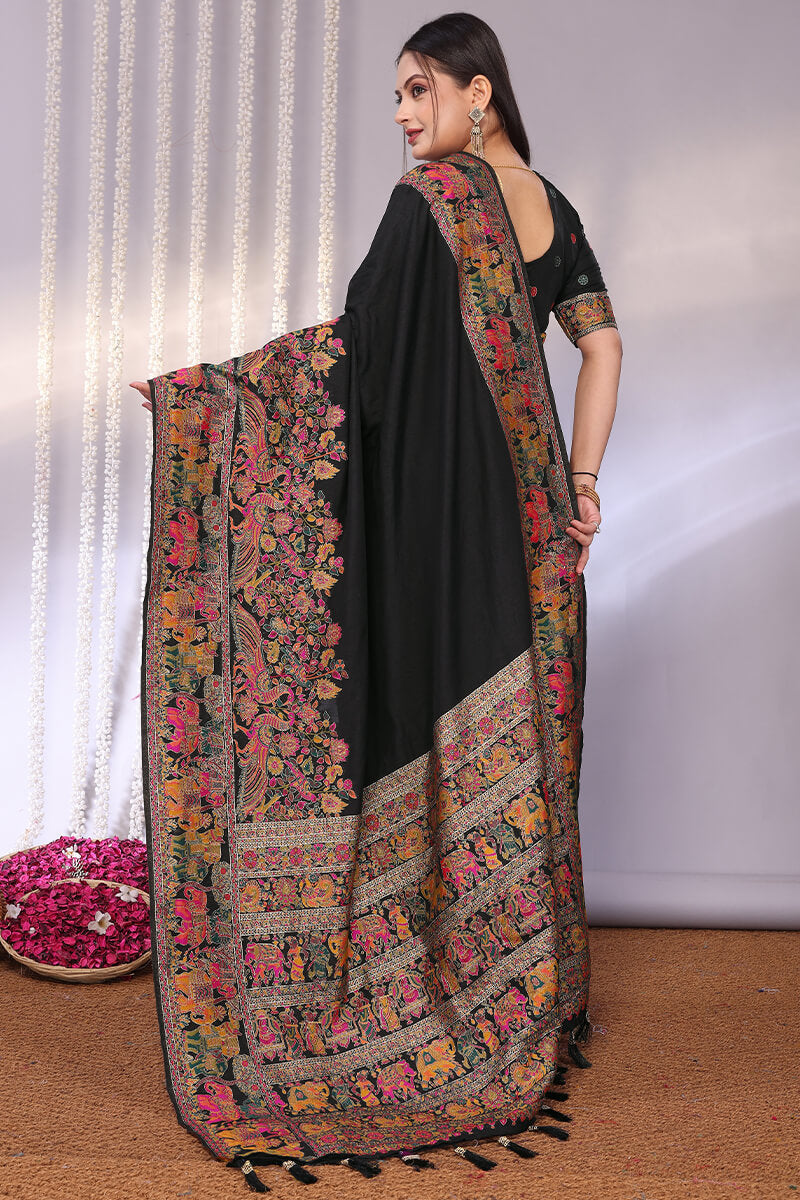 Entrancing Black Pashmina Saree With Winsome Blouse Piece