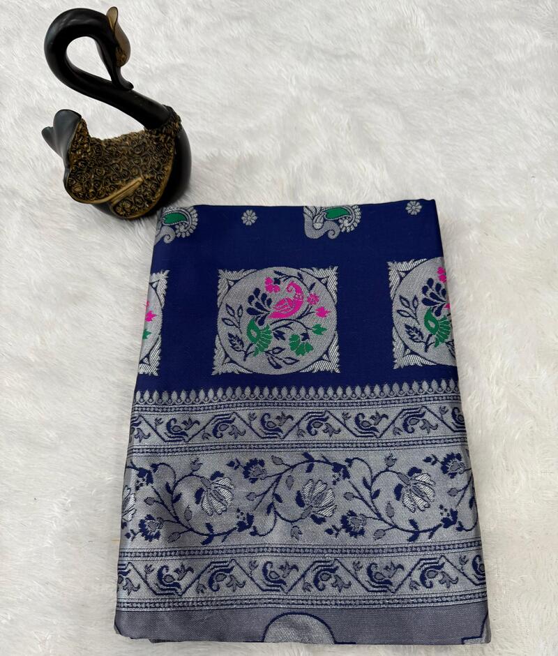 Allure Navy Blue Paithani Silk Saree With Dulcet Blouse Piece