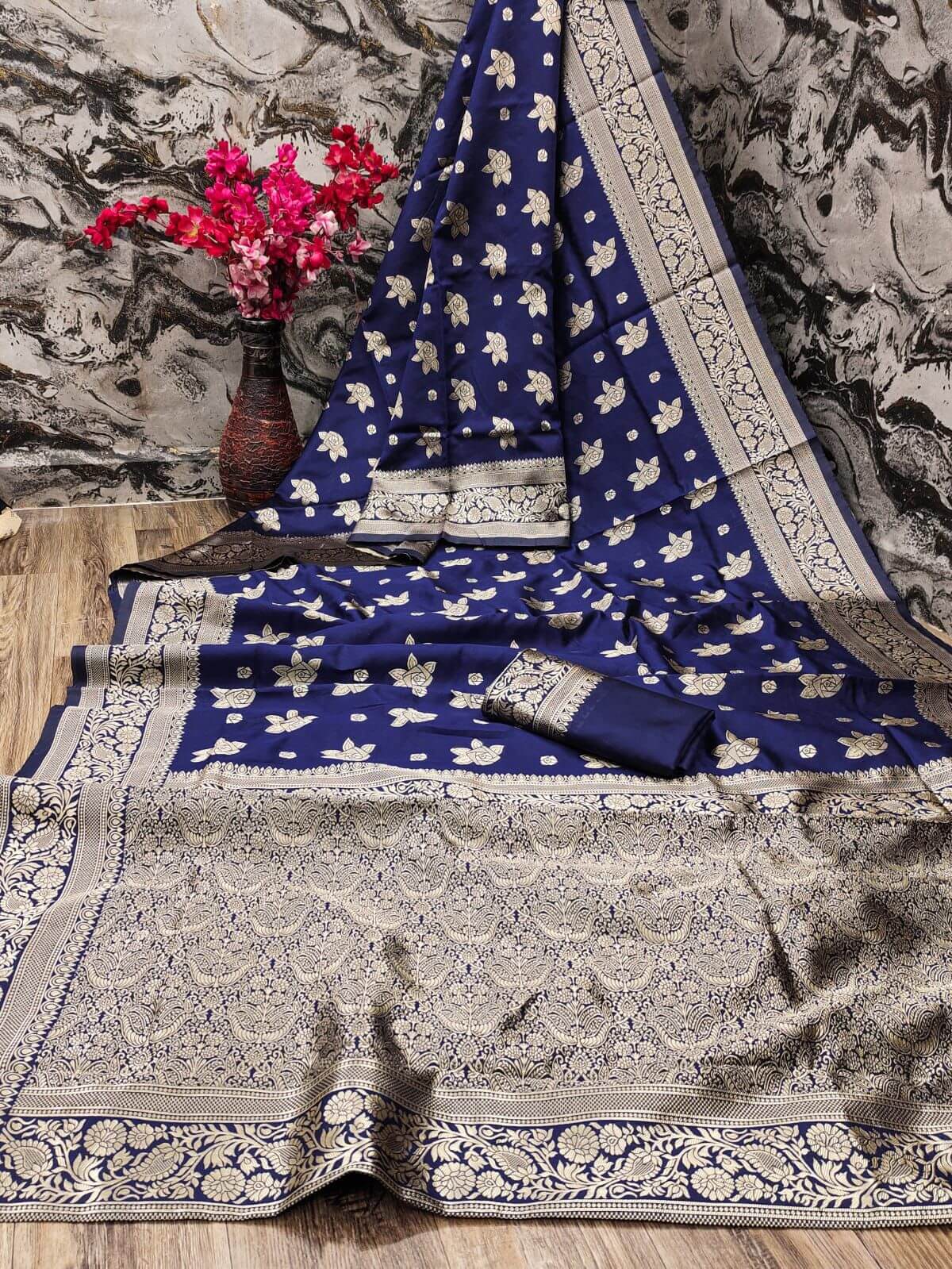 Artistic Navy Blue Soft Silk Saree With Ideal Blouse Piece