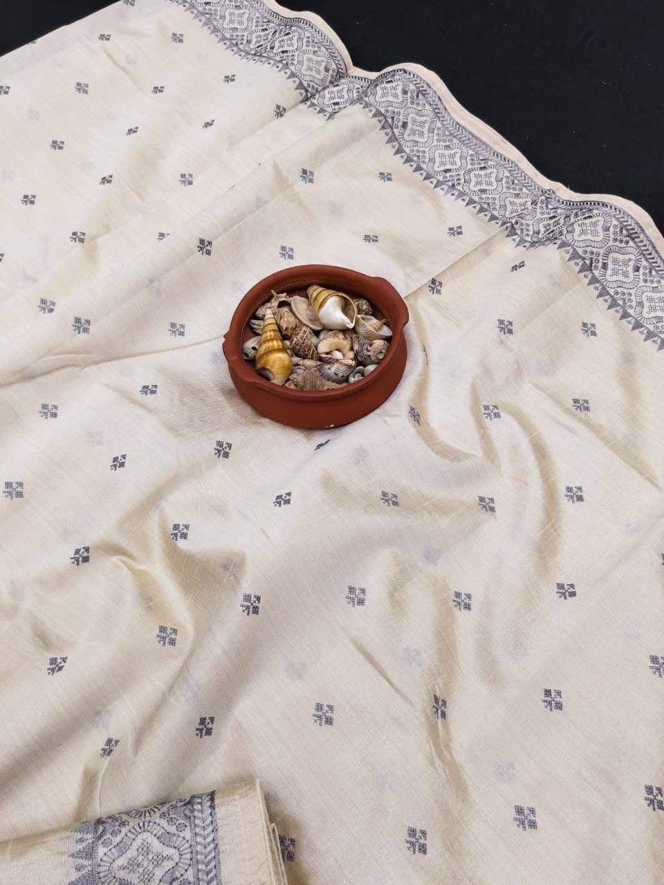 Demanding Off White Embroidery Work Tussar Silk Saree With Rhapsody Blouse Piece