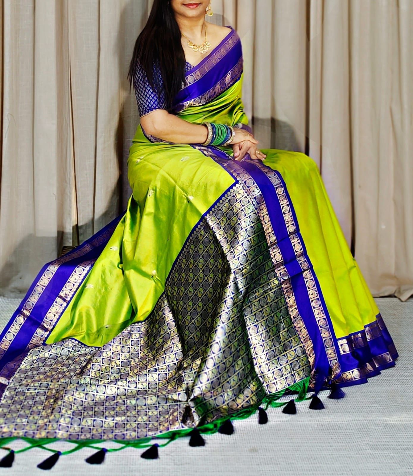 Trendy Parrot Soft Banarasi Silk Saree With Hypnotic Blouse Piece