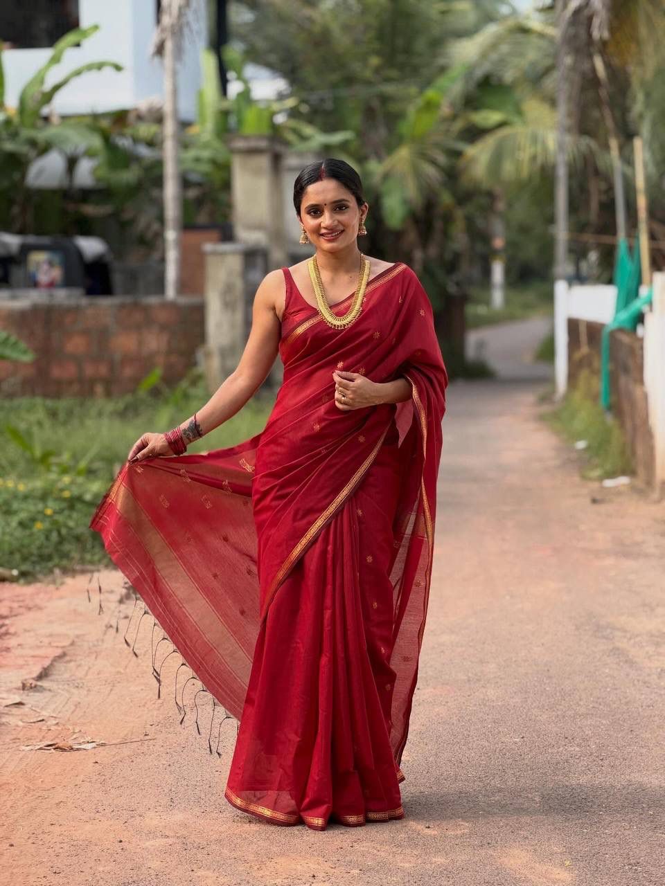Ratatouille Red Cotton Silk Saree With Snappy Blouse Piece