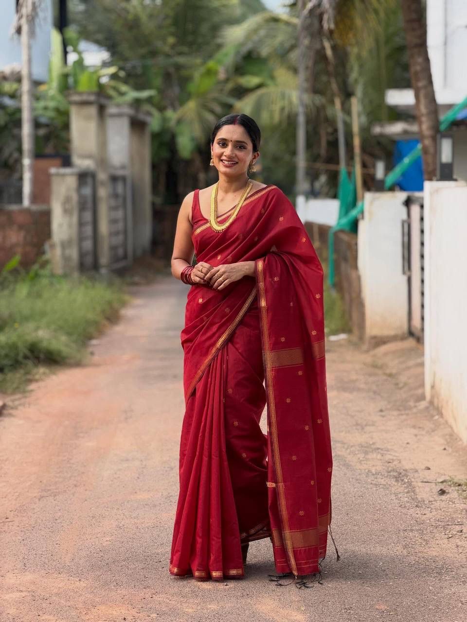 Ratatouille Red Cotton Silk Saree With Snappy Blouse Piece