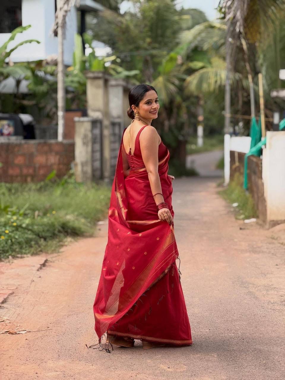 Ratatouille Red Cotton Silk Saree With Snappy Blouse Piece
