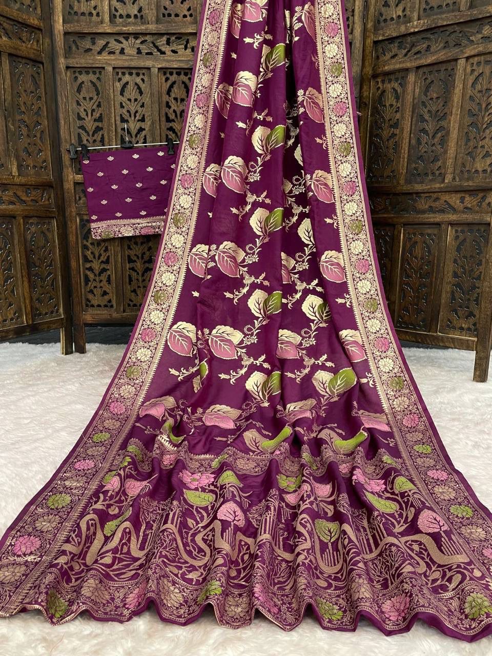 Susurrous Wine Banarasi Dola Silk Saree With Lassitude Blouse Piece