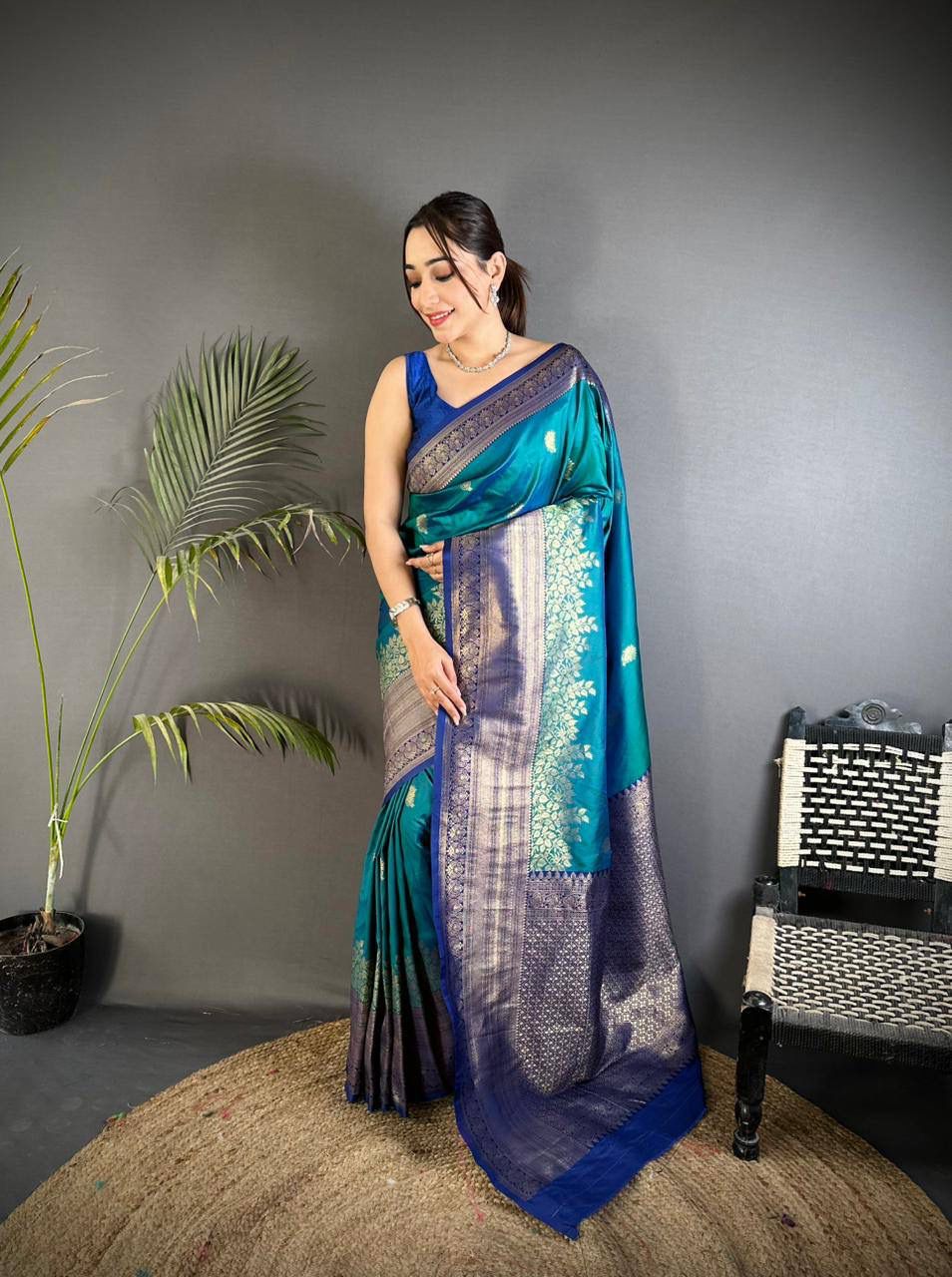 Sumptuous Rama Pure Zari Weaving Banarasi Silk Saree With Stunning Blouse Piece